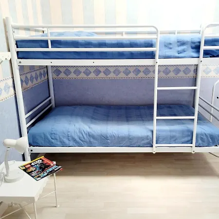 Les Chaises Longues *