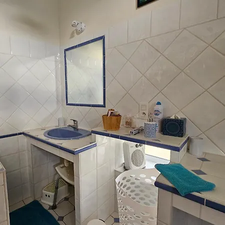 Les Chaises Longues Дом отдыха Peyrins